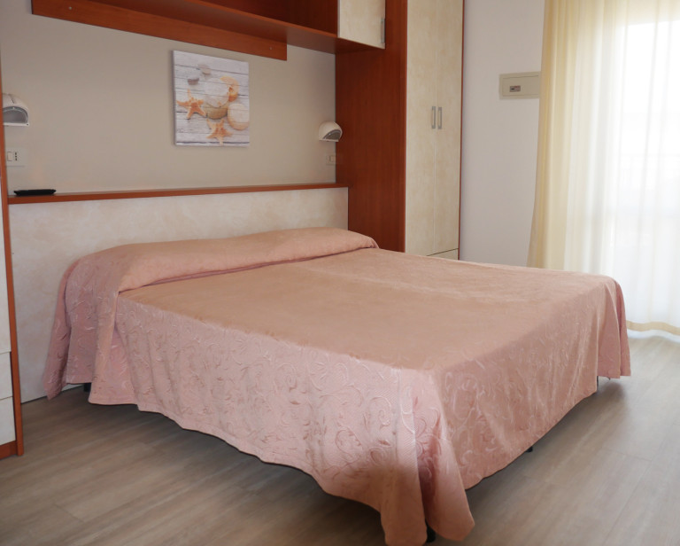 media.Slide_CamereMatrimoniali_2Hotel_David_LidoDiSavio